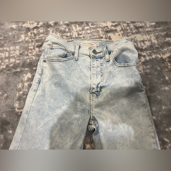 Like New Levi’s Mile High Super Skinny Jeans - Picture 2 of 8